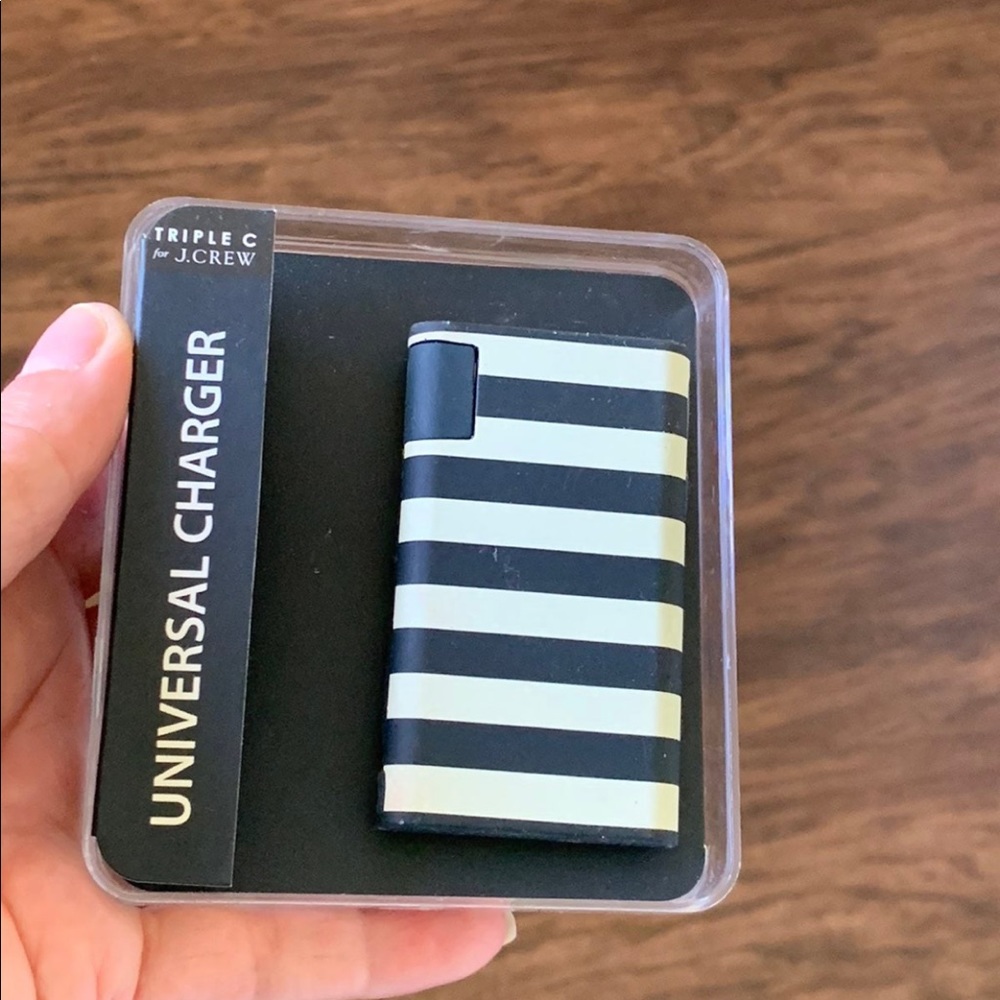 J.crew cellphon and laptop battery charger